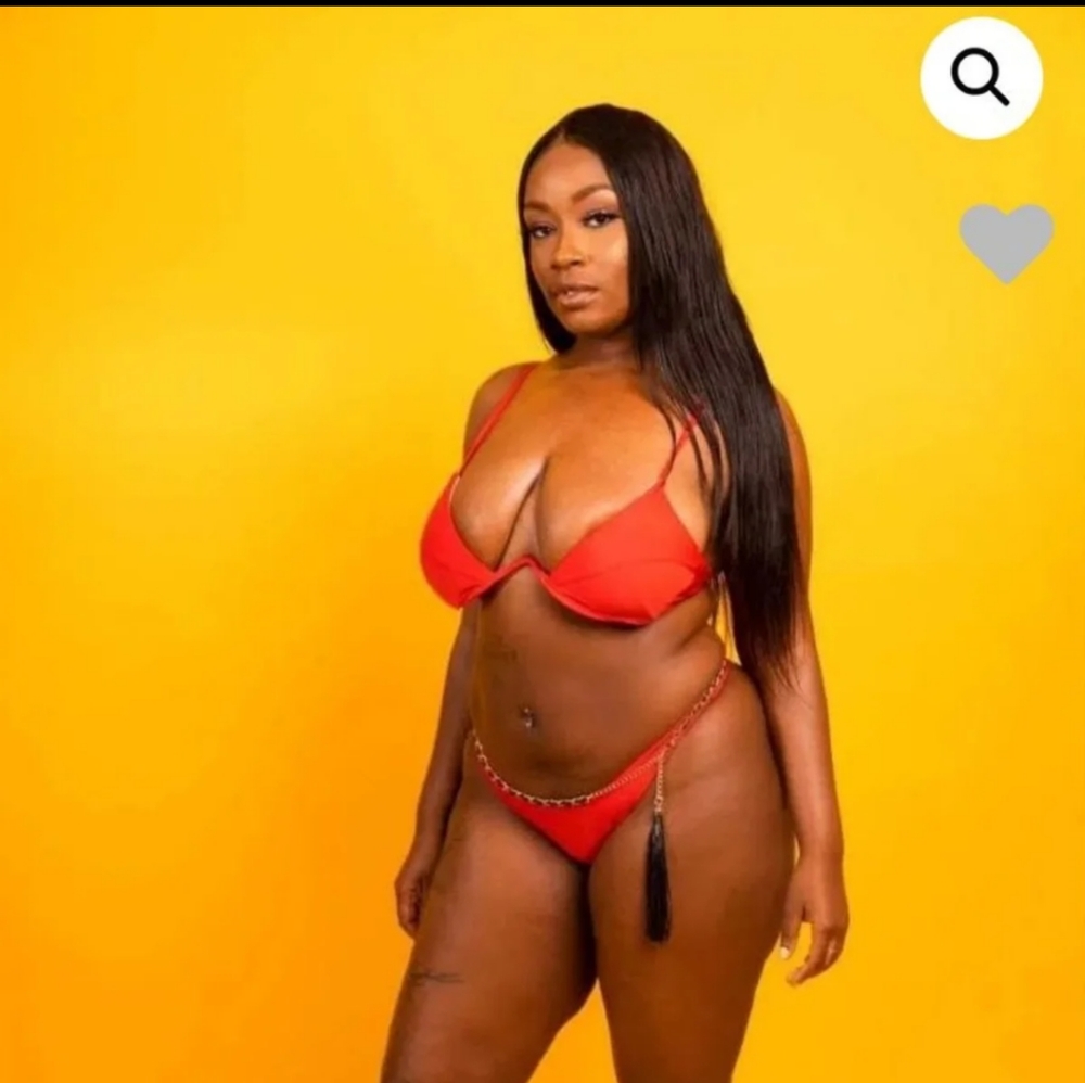 Red bikini - Picture 9 of 9